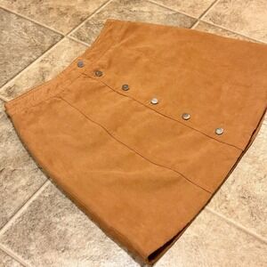 H&M Divided Tan Faux Suede Button Front Mini Skirt Size 6 Camel A-Line Boho 70s